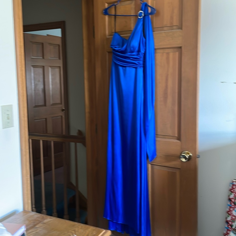 Junior long dress. Royal blue. Size 9/10